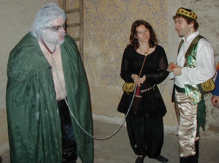 Nadia mit Gor und Begleiter